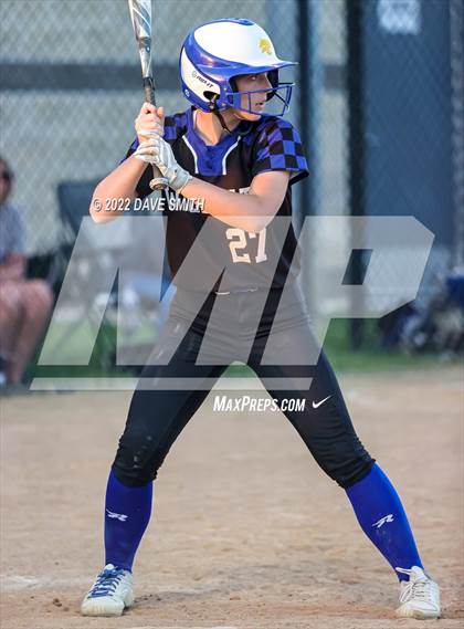 Thumbnail 1 in Davenport West vs Durant (Varsity Classic) photogallery.