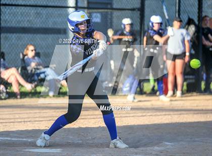 Thumbnail 1 in Davenport West vs Durant (Varsity Classic) photogallery.