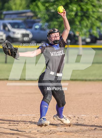 Thumbnail 1 in Davenport West vs Durant (Varsity Classic) photogallery.