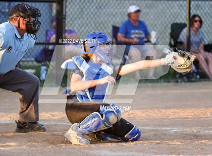 Thumbnail 3 in Davenport West vs Durant (Varsity Classic) photogallery.