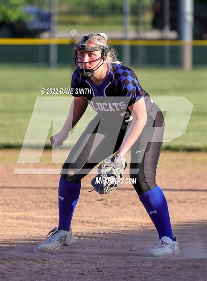 Thumbnail 3 in Davenport West vs Durant (Varsity Classic) photogallery.