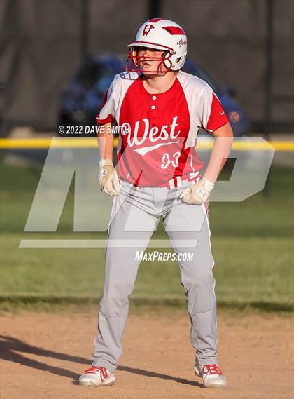 Thumbnail 2 in Davenport West vs Durant (Varsity Classic) photogallery.