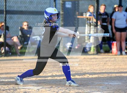 Thumbnail 2 in Davenport West vs Durant (Varsity Classic) photogallery.