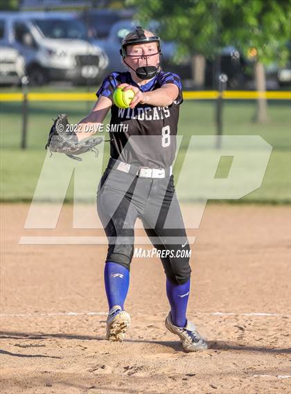 Thumbnail 2 in Davenport West vs Durant (Varsity Classic) photogallery.