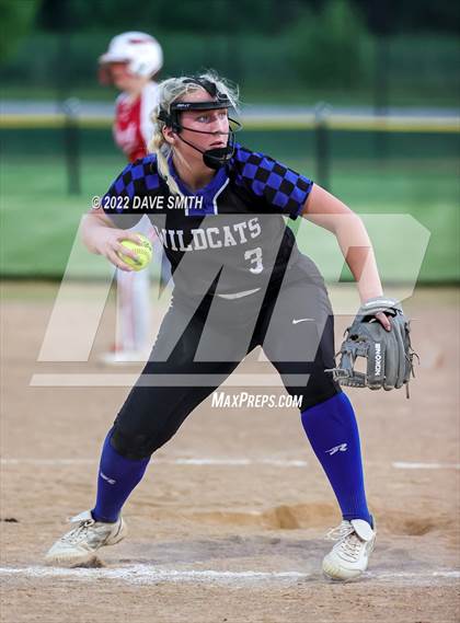 Thumbnail 3 in Davenport West vs Durant (Varsity Classic) photogallery.