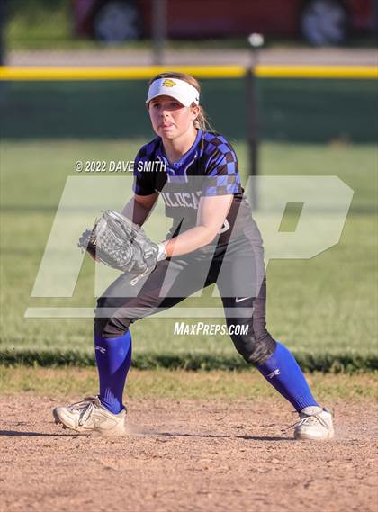 Thumbnail 1 in Davenport West vs Durant (Varsity Classic) photogallery.