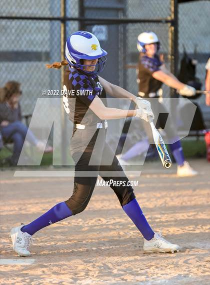 Thumbnail 1 in Davenport West vs Durant (Varsity Classic) photogallery.