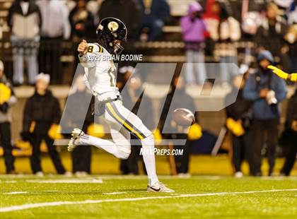 Thumbnail 3 in Northwestern vs Irmo (SCHSL 5A Div 2 Final) photogallery.