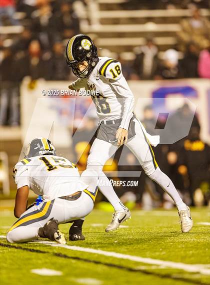 Thumbnail 1 in Northwestern vs Irmo (SCHSL 5A Div 2 Final) photogallery.