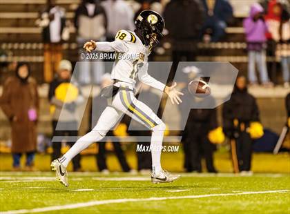 Thumbnail 1 in Northwestern vs Irmo (SCHSL 5A Div 2 Final) photogallery.