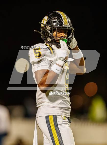 Thumbnail 2 in Northwestern vs Irmo (SCHSL 5A Div 2 Final) photogallery.