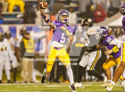 Thumbnail 1 in Northwestern vs Irmo (SCHSL 5A Div 2 Final) photogallery.
