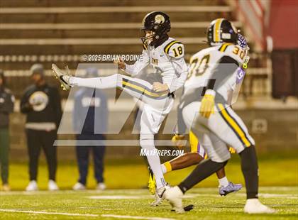 Thumbnail 1 in Northwestern vs Irmo (SCHSL 5A Div 2 Final) photogallery.