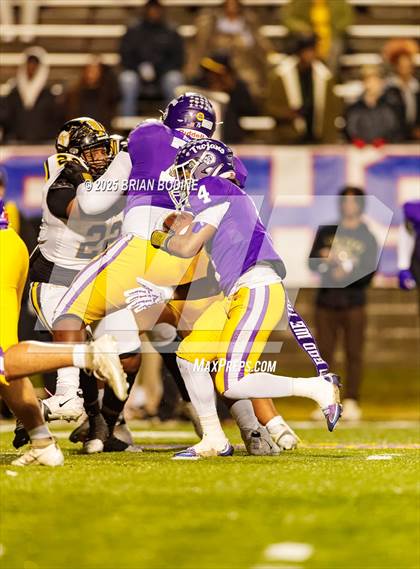 Thumbnail 2 in Northwestern vs Irmo (SCHSL 5A Div 2 Final) photogallery.