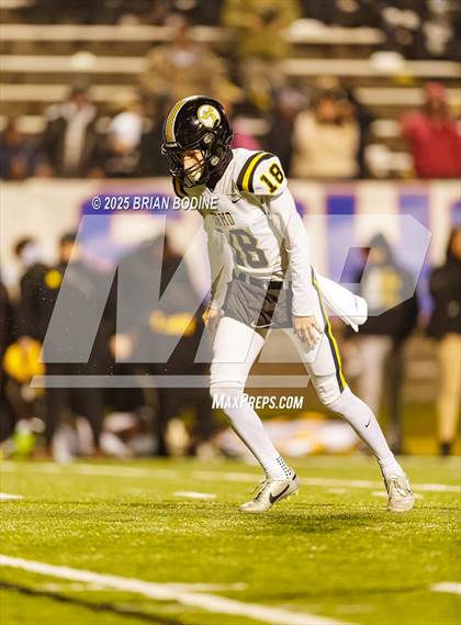 Thumbnail 2 in Northwestern vs Irmo (SCHSL 5A Div 2 Final) photogallery.