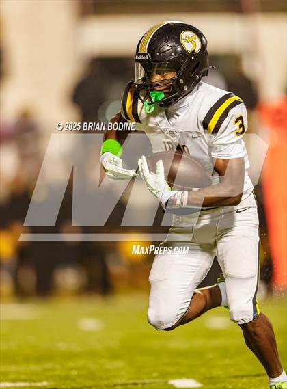 Thumbnail 1 in Northwestern vs Irmo (SCHSL 5A Div 2 Final) photogallery.