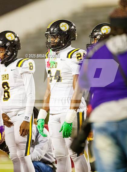 Thumbnail 1 in Northwestern vs Irmo (SCHSL 5A Div 2 Final) photogallery.