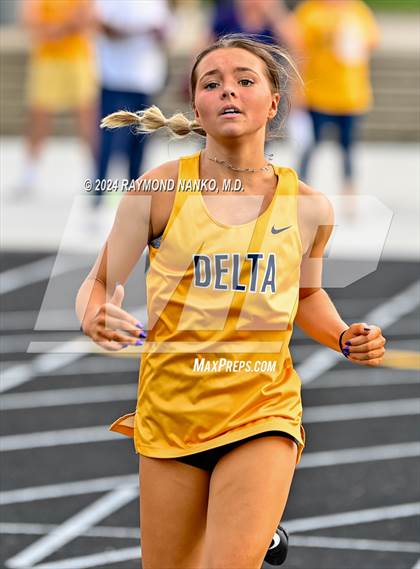 Thumbnail 1 in Muncie Central 3-Way (1600 Meter)  photogallery.