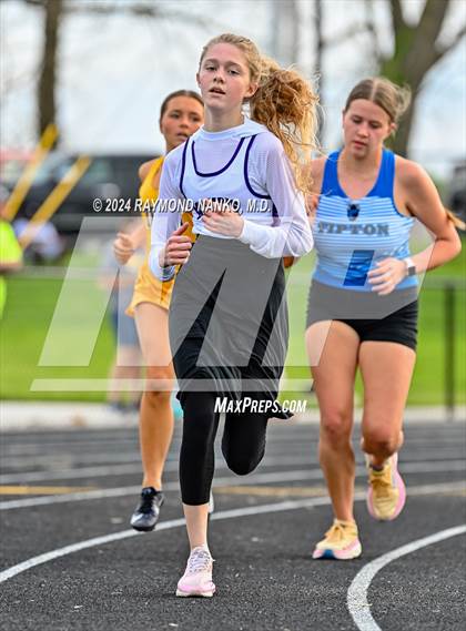 Thumbnail 1 in Muncie Central 3-Way (1600 Meter)  photogallery.