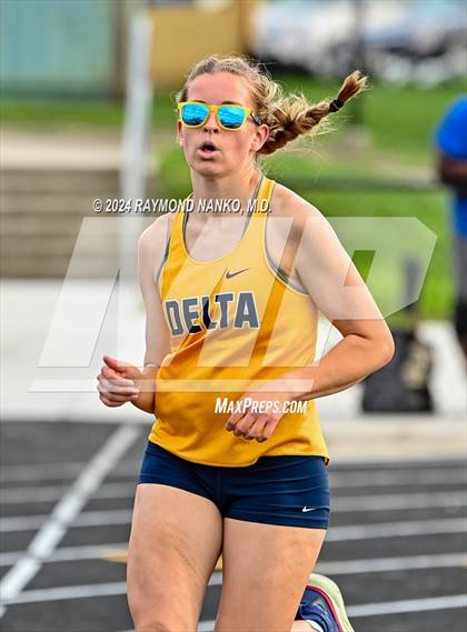 Thumbnail 1 in Muncie Central 3-Way (1600 Meter)  photogallery.