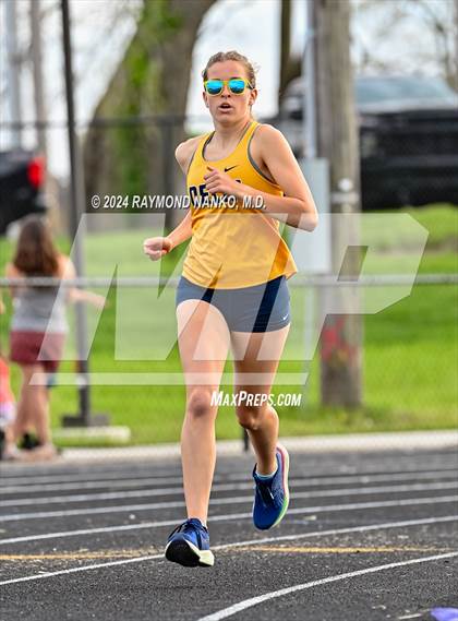 Thumbnail 1 in Muncie Central 3-Way (1600 Meter)  photogallery.