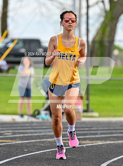 Thumbnail 2 in Muncie Central 3-Way (1600 Meter)  photogallery.