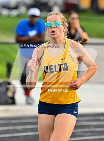 Thumbnail 2 in Muncie Central 3-Way (1600 Meter)  photogallery.