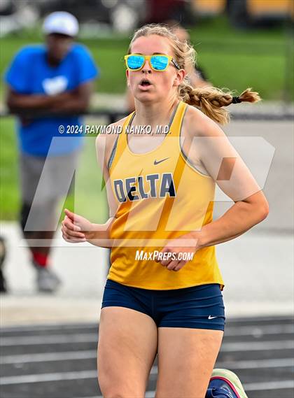 Thumbnail 1 in Muncie Central 3-Way (1600 Meter)  photogallery.