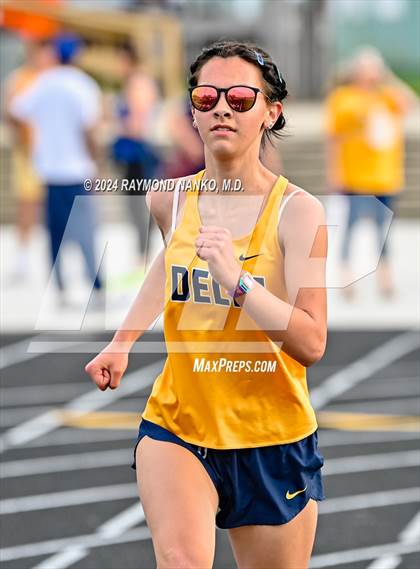 Thumbnail 1 in Muncie Central 3-Way (1600 Meter)  photogallery.