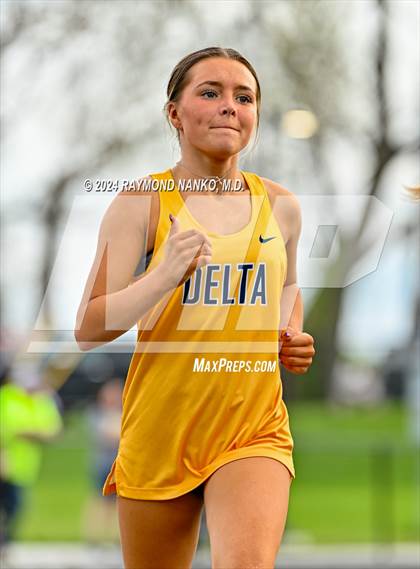 Thumbnail 3 in Muncie Central 3-Way (1600 Meter)  photogallery.