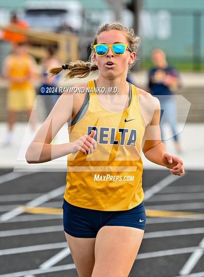 Thumbnail 2 in Muncie Central 3-Way (1600 Meter)  photogallery.