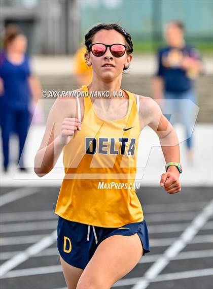 Thumbnail 1 in Muncie Central 3-Way (1600 Meter)  photogallery.