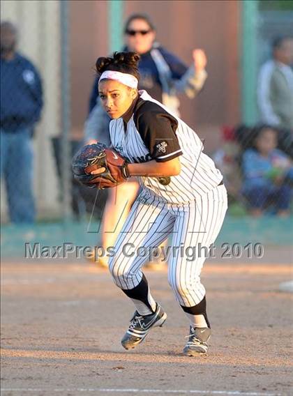 Thumbnail 3 in Casa Roble vs. Rodriguez (CIF SJS D3 Final - Game 2) photogallery.