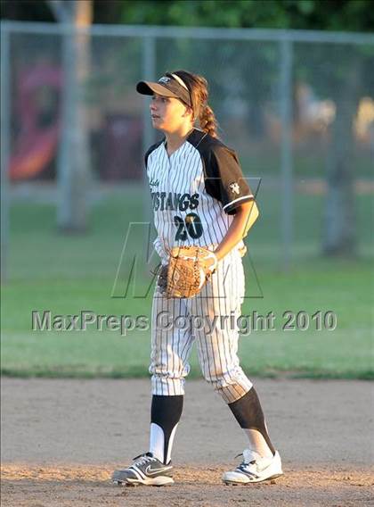 Thumbnail 2 in Casa Roble vs. Rodriguez (CIF SJS D3 Final - Game 2) photogallery.