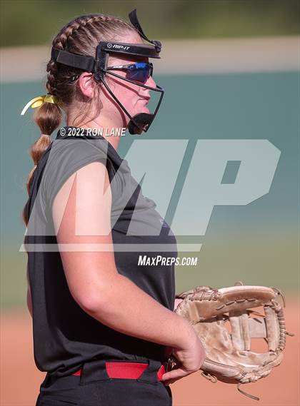 Thumbnail 3 in Norman @ Mustang photogallery.
