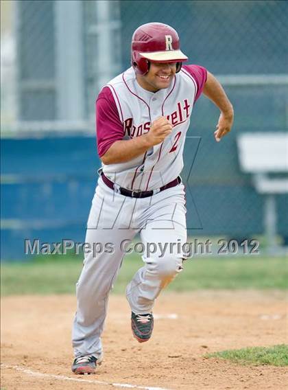 Thumbnail 3 in Roosevelt vs South East  photogallery.