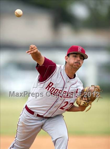 Thumbnail 1 in Roosevelt vs South East  photogallery.