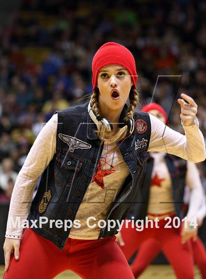 Thumbnail 3 in Denver East vs. Fossil Ridge (CHSAA 5A Final) photogallery.