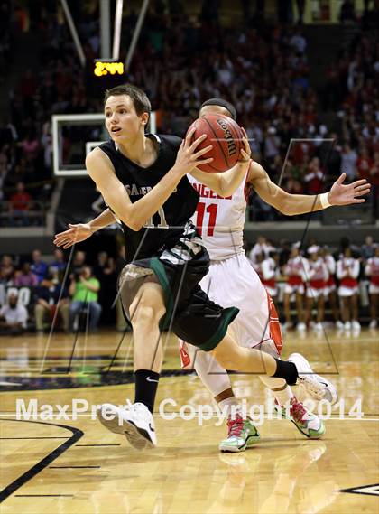 Thumbnail 3 in Denver East vs. Fossil Ridge (CHSAA 5A Final) photogallery.