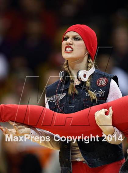 Thumbnail 3 in Denver East vs. Fossil Ridge (CHSAA 5A Final) photogallery.