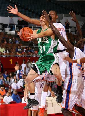 Thumbnail 2 in University vs. Eagle Rock (CIF LA City Finals) photogallery.