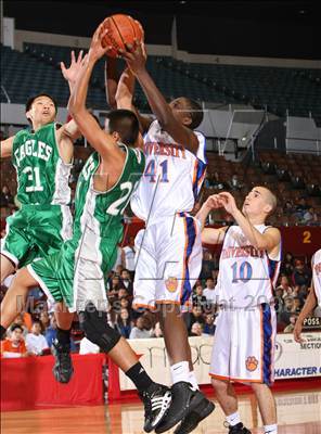 Thumbnail 1 in University vs. Eagle Rock (CIF LA City Finals) photogallery.