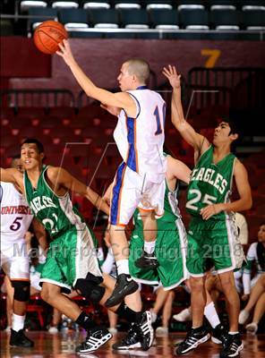 Thumbnail 1 in University vs. Eagle Rock (CIF LA City Finals) photogallery.