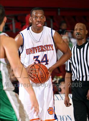 Thumbnail 1 in University vs. Eagle Rock (CIF LA City Finals) photogallery.