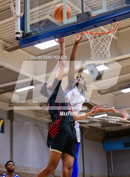 Thumbnail 3 in Fowler vs. Hanford West photogallery.