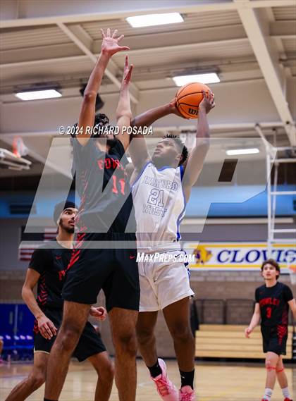 Thumbnail 3 in Fowler vs. Hanford West photogallery.
