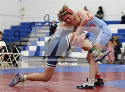 Thumbnail 1 in Carlmont @ Hillsdale photogallery.