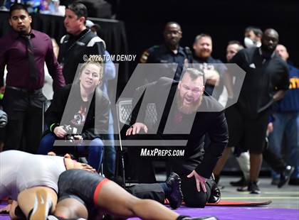 Thumbnail 3 in UIL State Championships - 6A 185lb-215lb Final photogallery.