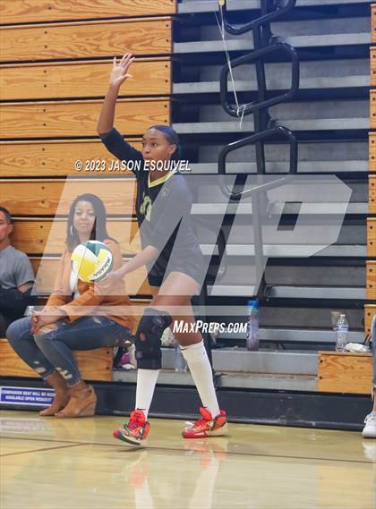 Thumbnail 2 in Basha (AZ) VS Clovis (CA) (Santa Barbara Tournament of Champions) photogallery.