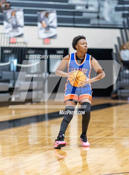 Thumbnail 2 in Central vs. Veterans (HoCo Bear Brawl) photogallery.